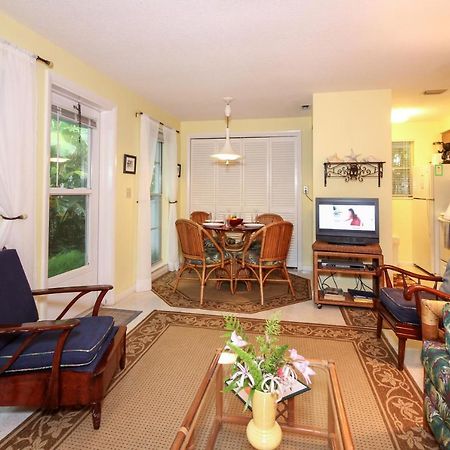 Bamboo Apartments Holmes Beach Bagian luar foto