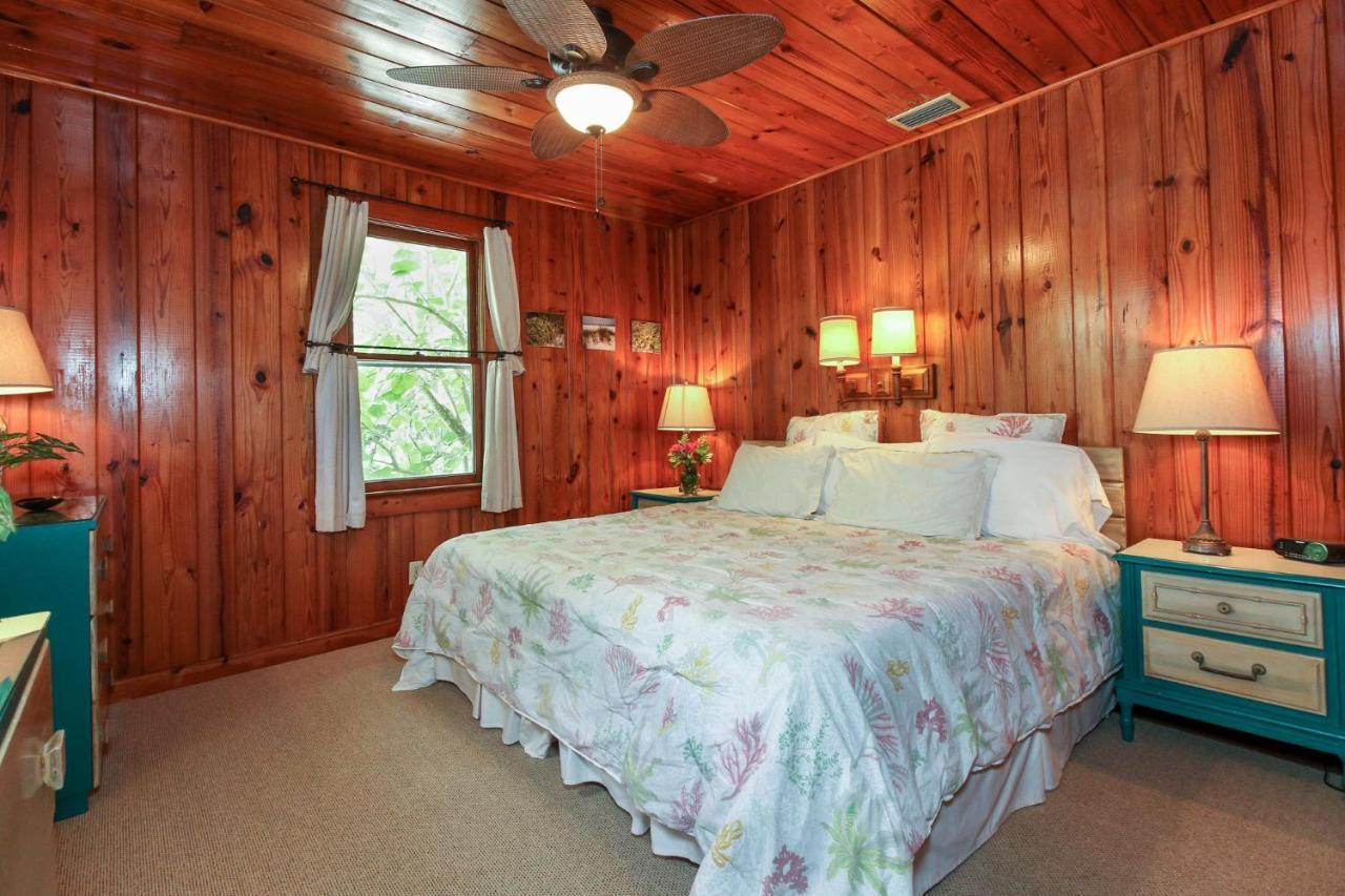 Bamboo Apartments Holmes Beach Bagian luar foto