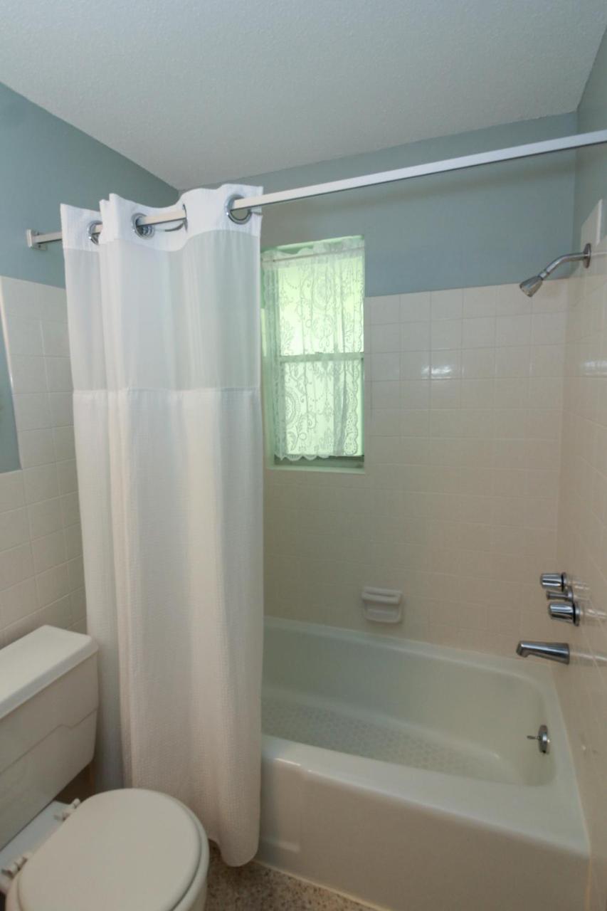 Bamboo Apartments Holmes Beach Bagian luar foto