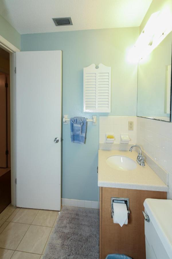 Bamboo Apartments Holmes Beach Bagian luar foto