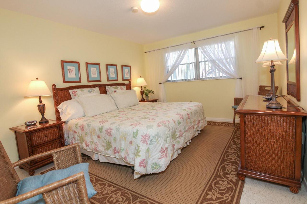 Bamboo Apartments Holmes Beach Bagian luar foto